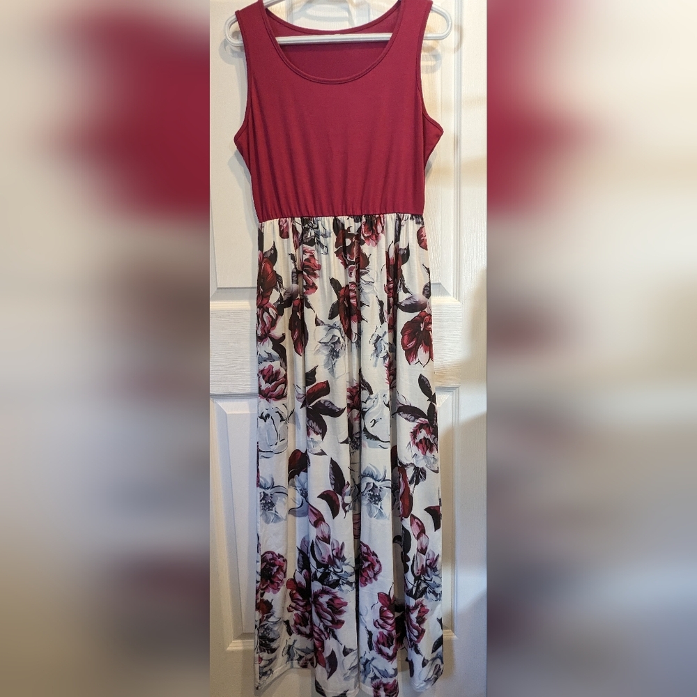 Wine-Colored Sleeveless Maxi Dress